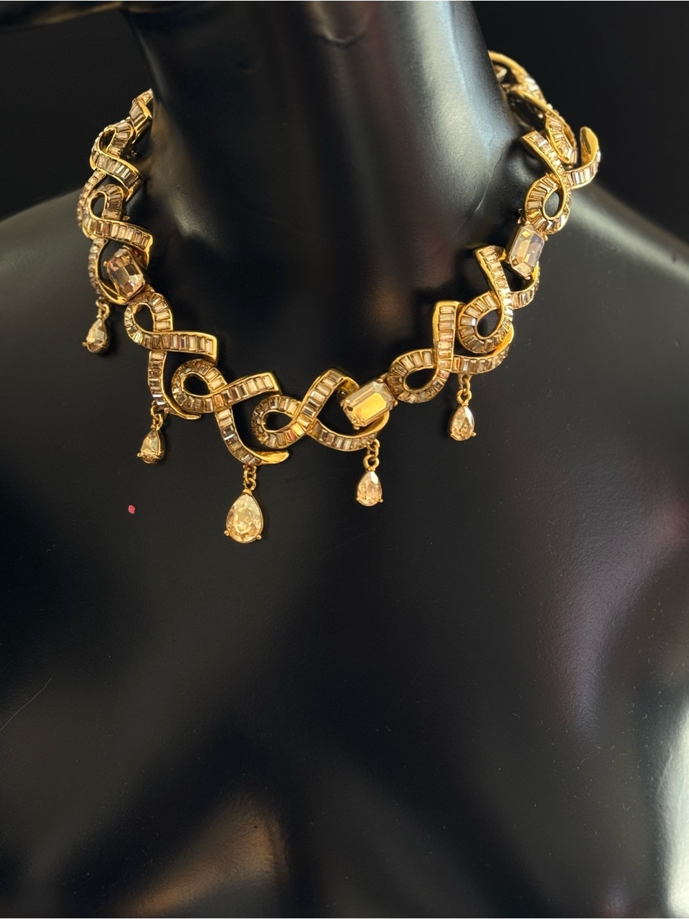 Oscar de la Renta Gold Crystal Loop-Link Necklace with Clear Drops
